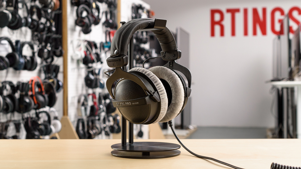 Beyerdynamic DT 770 Pro vs DT 990 Pro: Which Is Better?
